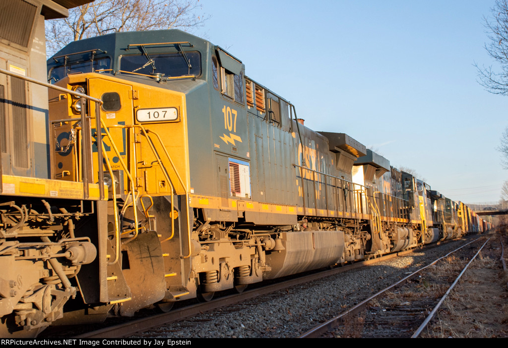 CSX 107 trails on M427